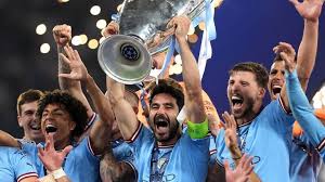 全北现代主场比赛第28分钟，现场球迷为孙准浩送上掌声.